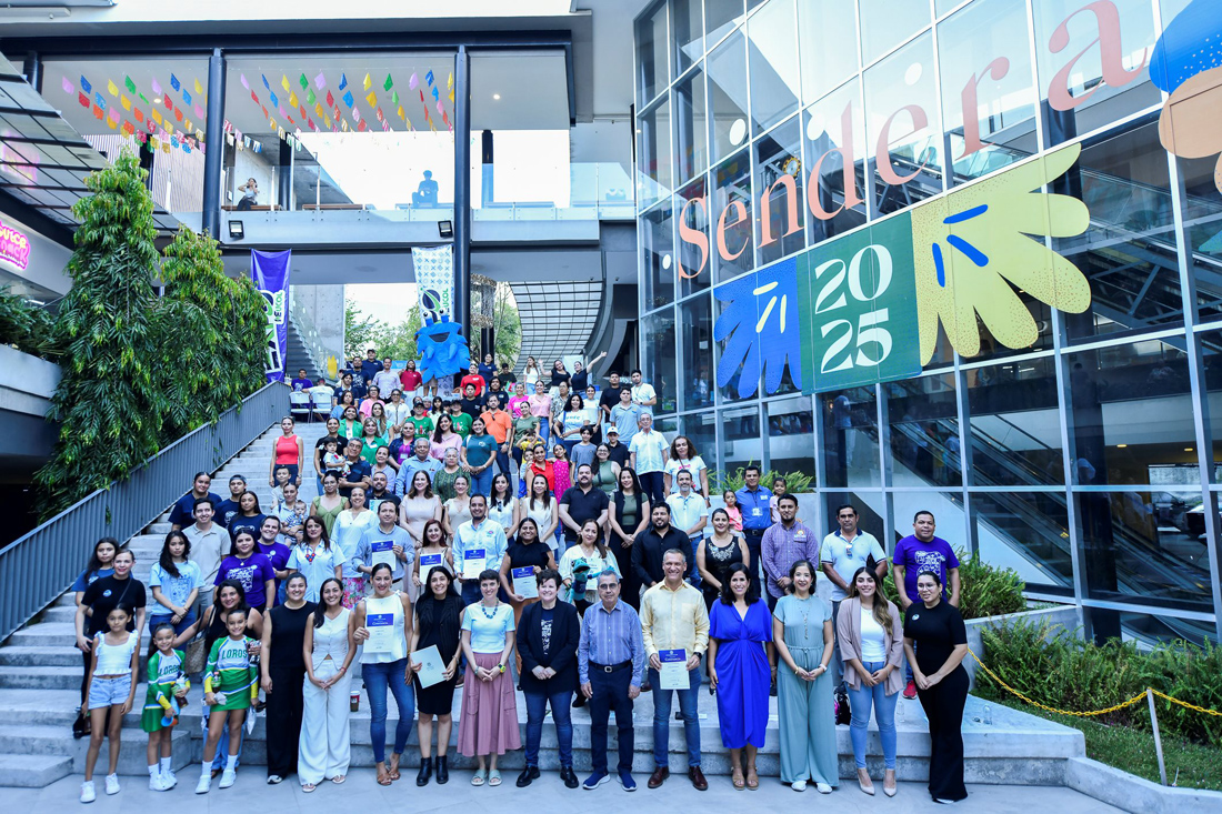 Realizan_en_Plaza_Sendera_la_Expo_I_E_UCOL_d